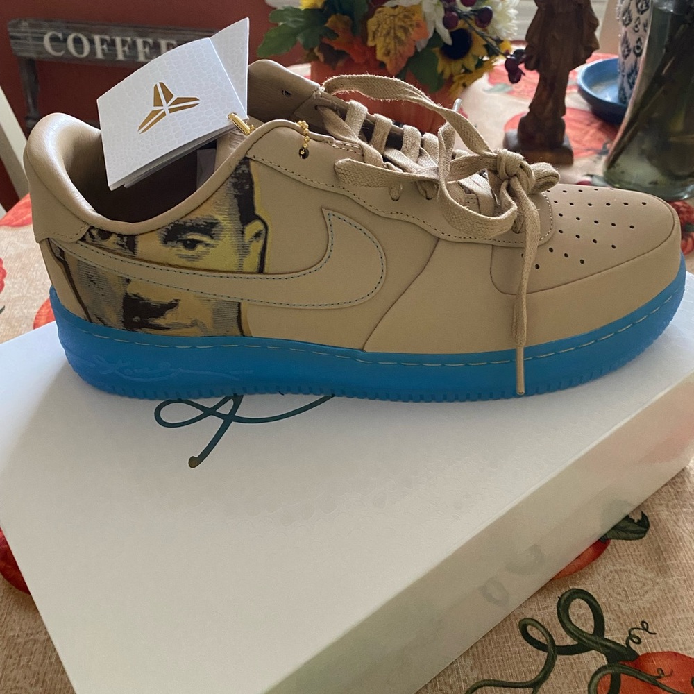 Nike Beige and Blue Sneakers